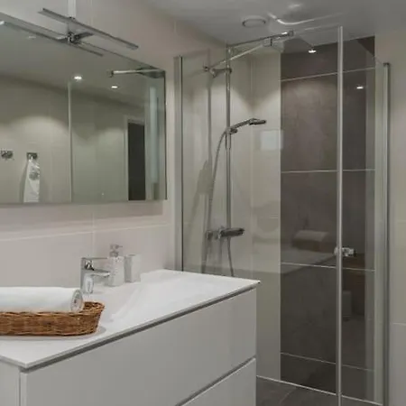 2bedroom & In Heart Of - 90 Square Meters Apartament *