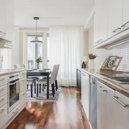 2bedroom & In Heart Of - 90 Square Meters Apartament *